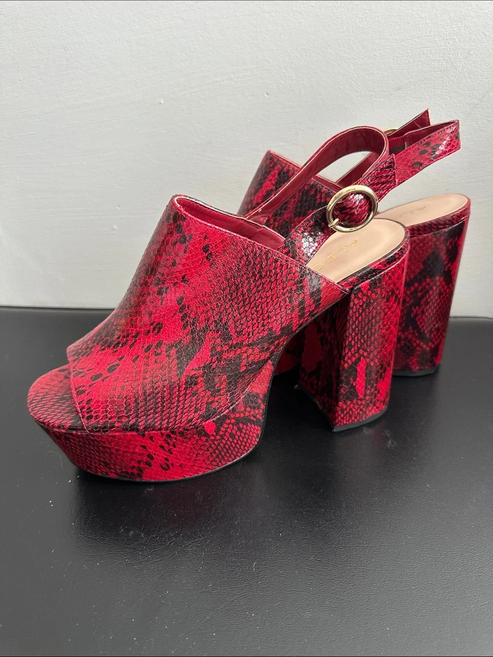 Aldo stand out